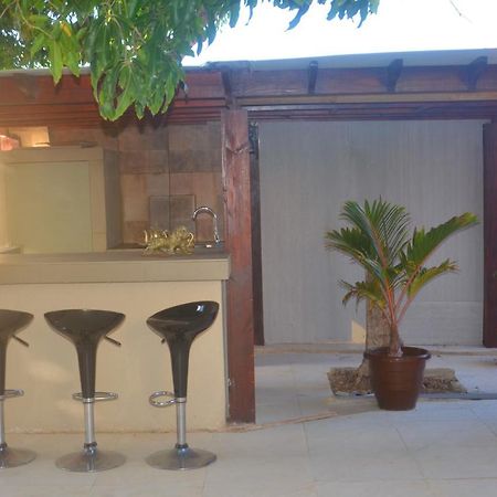 Homey Vacation And Carrental Willemstad Exterior photo