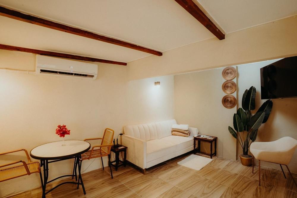 Homey Vacation And Carrental Willemstad Exterior photo